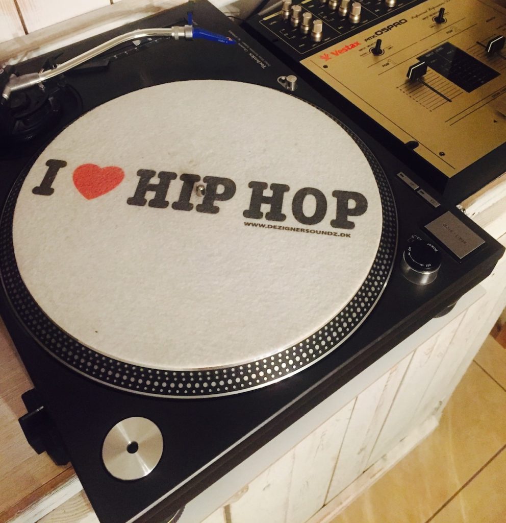I Love Hip-Hop Slipmat auf Technics 1210er mit Vestax Mixer say say