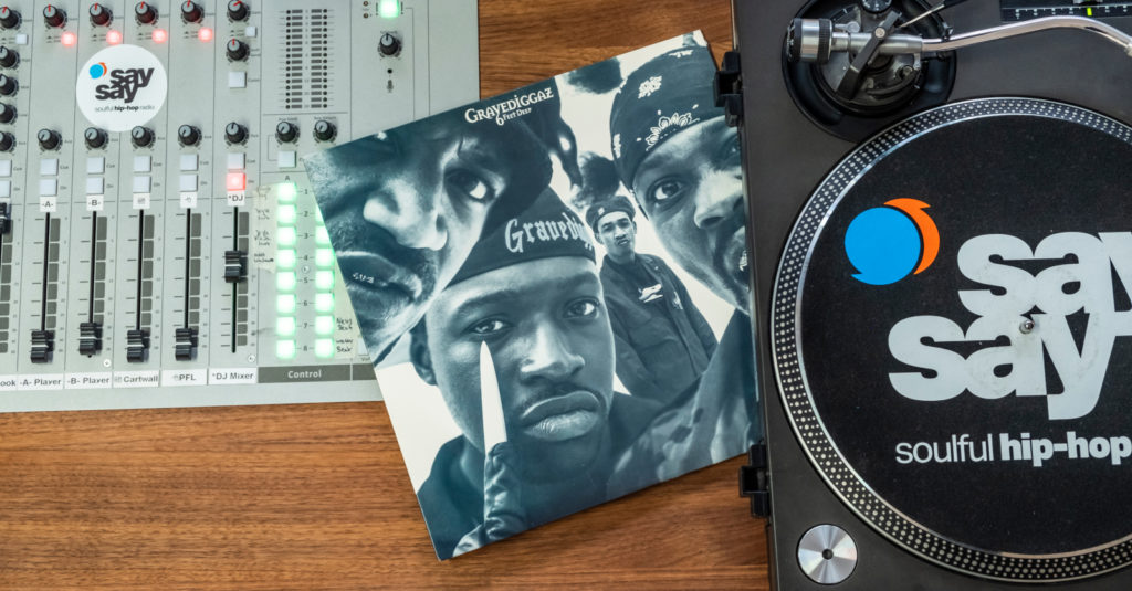 Beitragsbild: Gravediggaz – "6 Feet Deep" (Credit: Eric Anders)